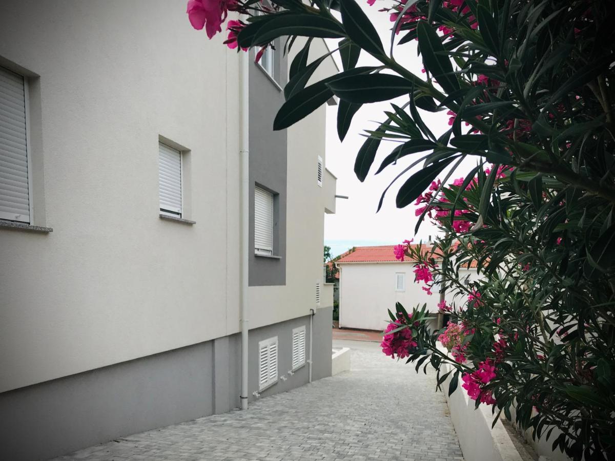 Apartments Luna Novalja Exterior photo