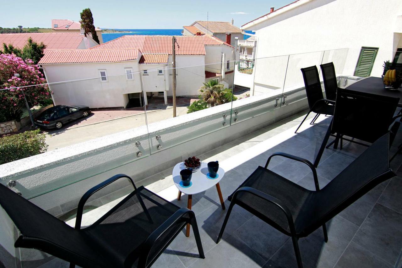 Apartments Luna Novalja Exterior photo