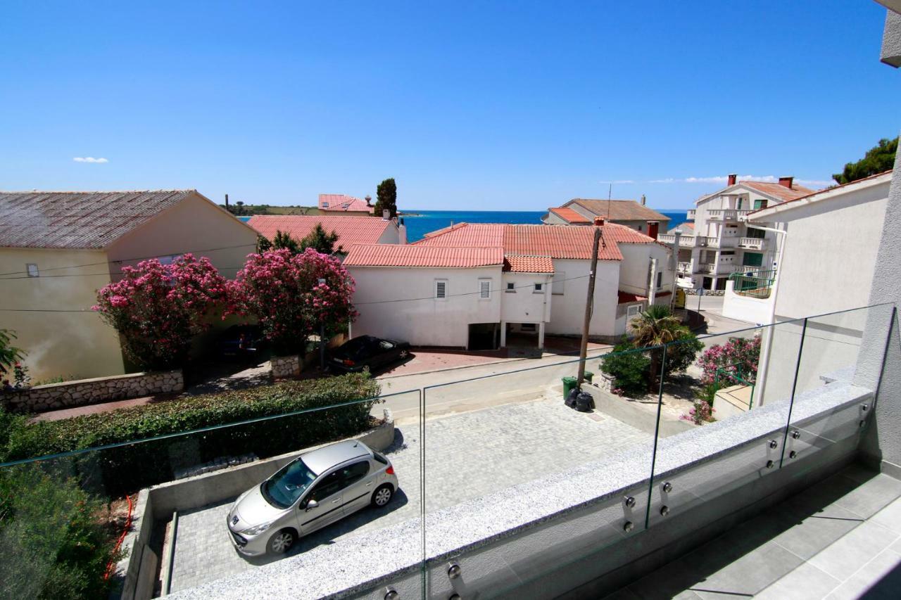 Apartments Luna Novalja Exterior photo